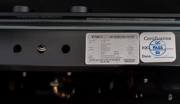 bên hông gas âm hồng ngoại Taka TK-102C
