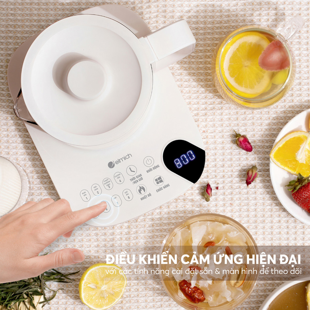 Bảng điều khiển điện tử và màn hình LED hiển thị rõ nét