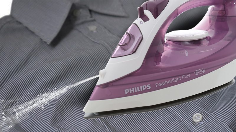 Chức năng phun hơi nước của bàn là hơi nước Philips GC1426