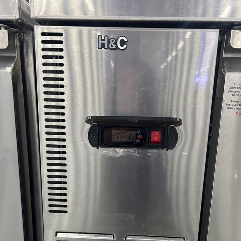 Bàn mát công nghiệp H&C CZB0.25L2DA thiết kế bảng điều khiển điện tử dễ sử dụng