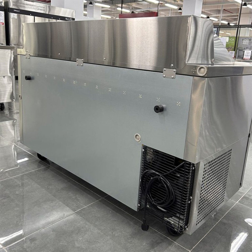 Bàn Mát salad công nghiệp Turbo Air KHR15-2 động cơ bền bỉ, công suất mạnh mẽ làm lạnh nhanh