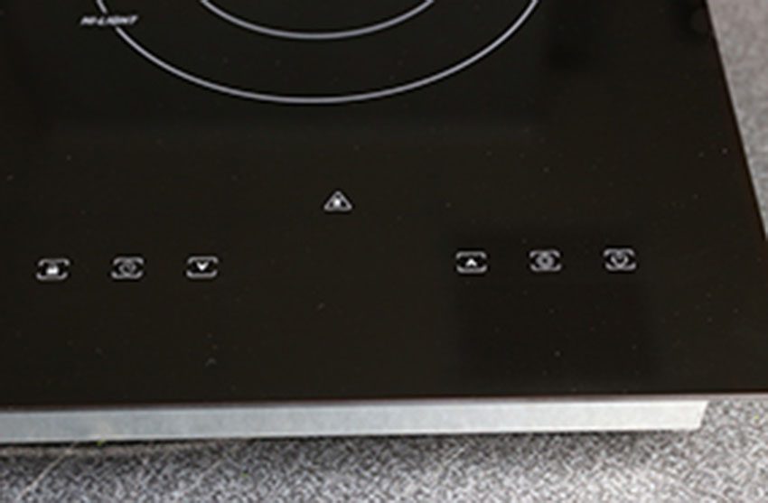 Bảng điều khiển của bếp điện từ Canzy CZ-2DT
