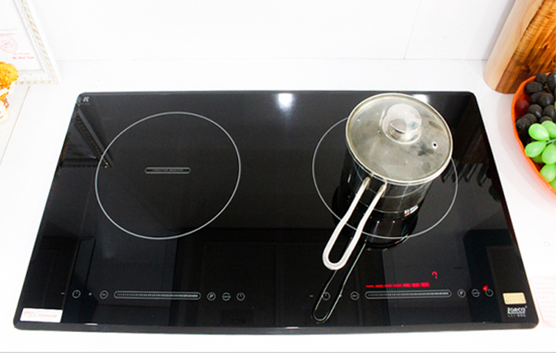 LCI-886D được tThiết kế với 2 vùng nấu từ riêng biệt, giúp bạn có thể nấu cùng lúc 2 món
