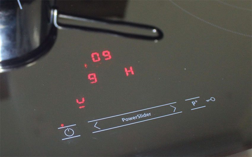 Bảng điều khiển của Bếp điện từ hồng ngoại Giovani GC-73031 HSC
