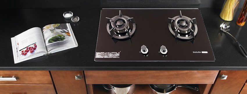 Thiết kế lắp âm hiện đại của bếp gas đôi âm kính Sakura G-2522GB