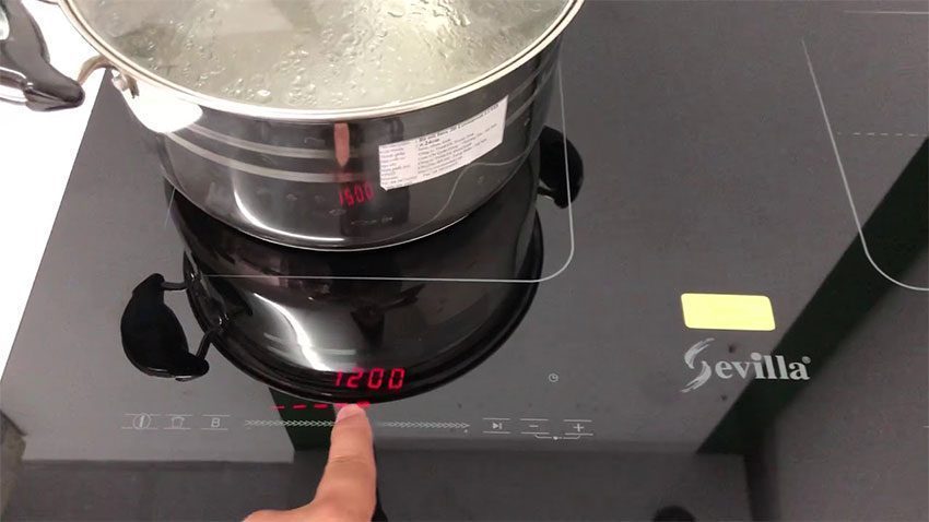 Bảng điều khiển cảm ứng của bếp từ đôi âm kính Sevilla SV-237II