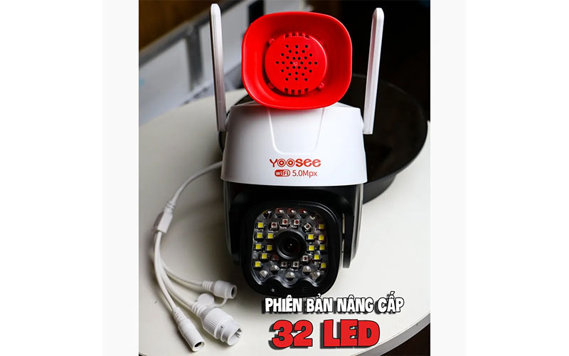 Đèn LED chiếu sáng của Camera IP còi hú Yoosee YS20