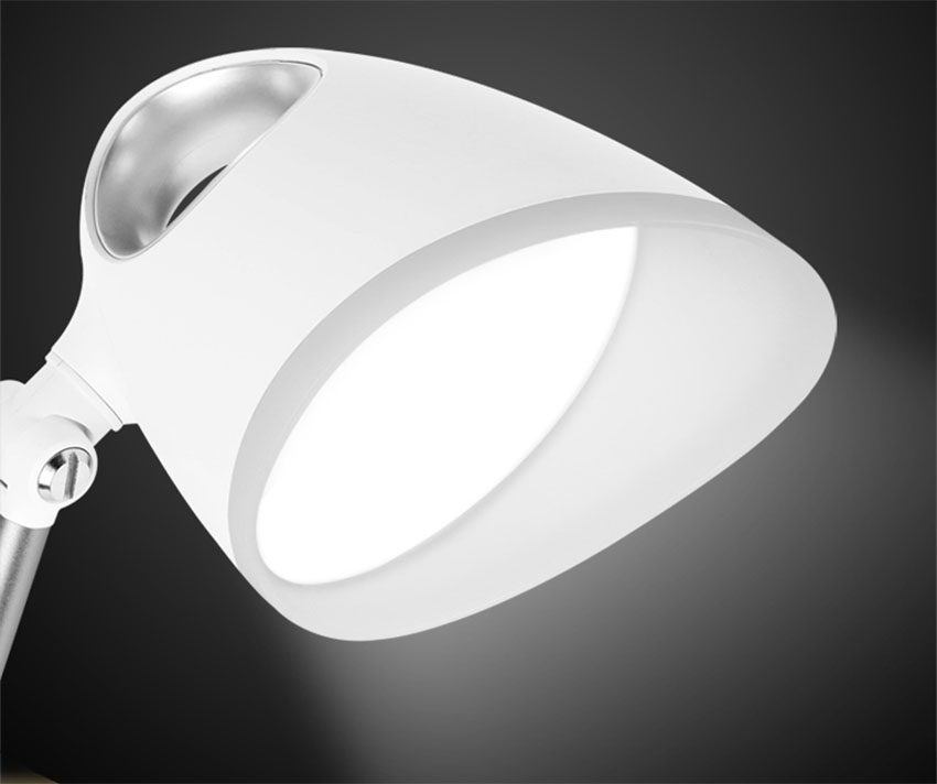 Chức năng chiếu sáng của đèn bàn LED Panasonic HHLT0620
