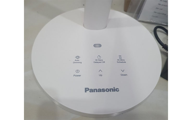 Bảng điều khiển của Đèn LED sạc để bàn Panasonic HH-LT0421