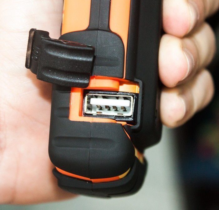Cổng USB sạc pin cho điện thoại khác