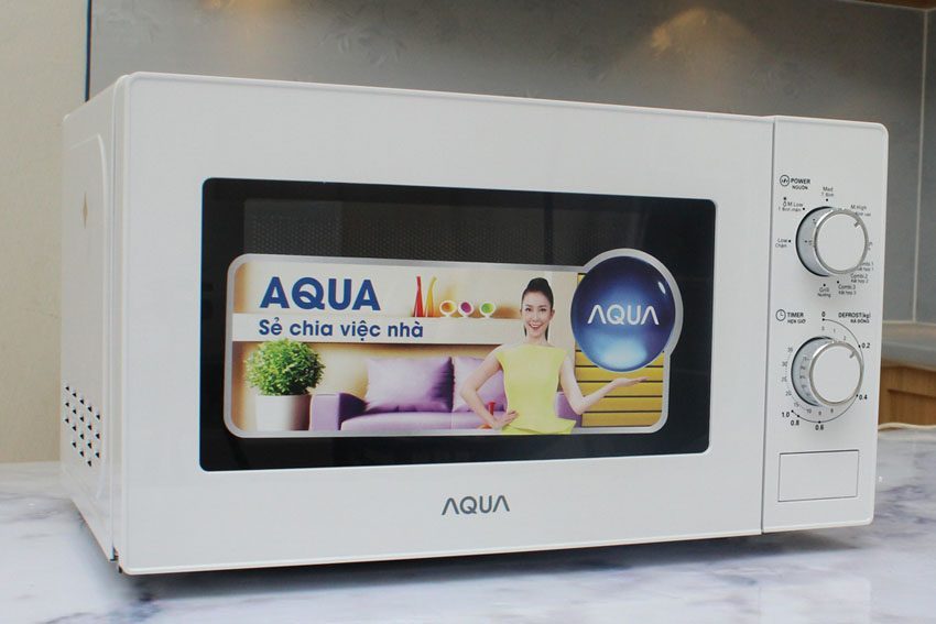 Thiết kế nhỏ gọn của lò vi sóng Aqua AEM-G2135W