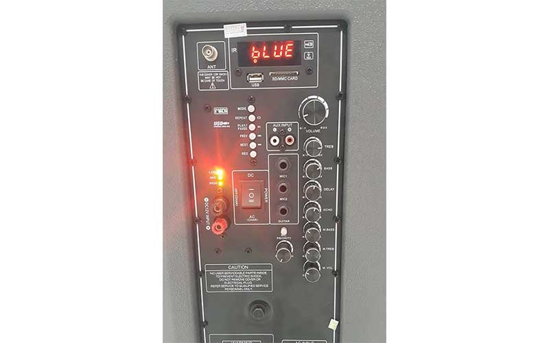 Bảng điều khiển của Loa karaoke di động Ronamax M15A