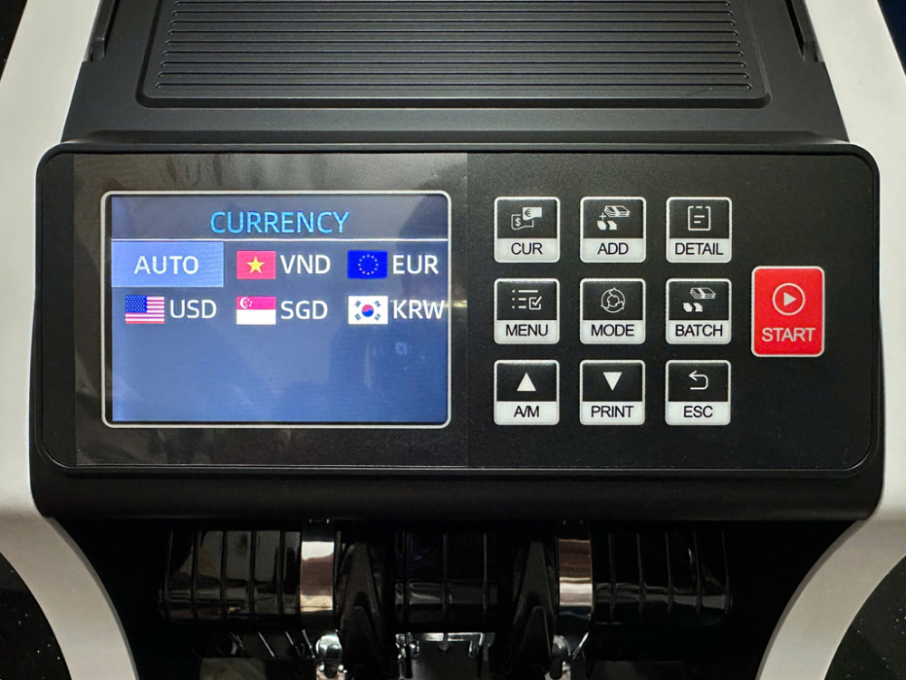 Bảng điều khiển điện tử dễ dàng thao tác