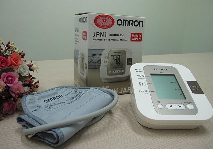 Máy đo huyết áp bắp tay Omron JPN1