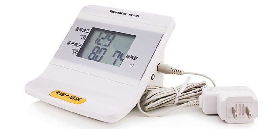 Chất liệu của máy đo huyết áp bắp tay Panasonic EW-BU05