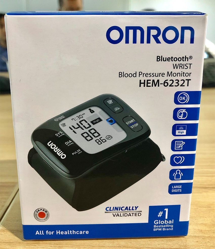 Máy đo huyết áp cổ tay Omron HEM-6232T