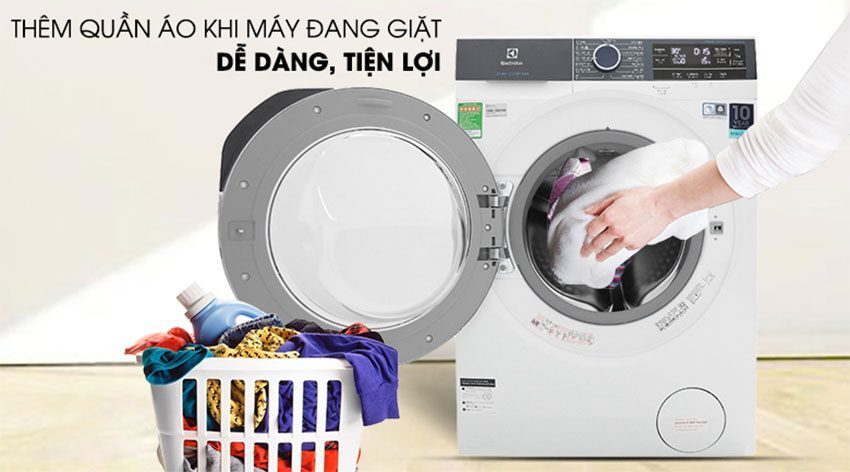 Máy giặt lồng ngang Inverter Electrolux EWF9523BDWA với chức năng thêm quần áo khi hoạt động