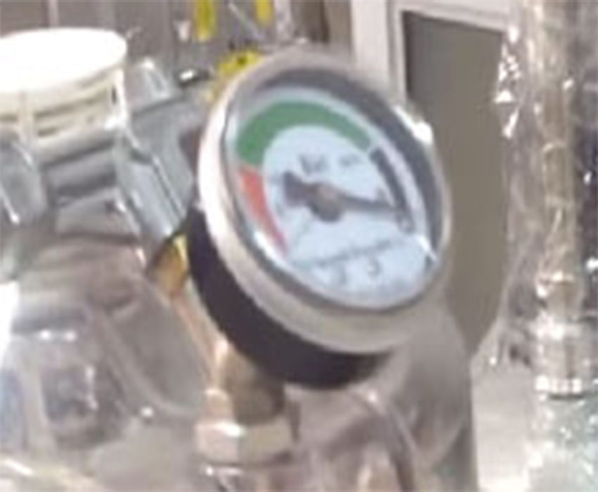 Thiết kế đồng hồ của máy hút dầu thải ô tô khí nén HPMM HD-2197