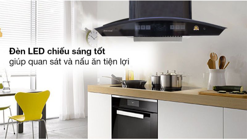 Trang bị đèn LED chiếu sáng, hỗ trợ việc nấu nướng hiệu quả