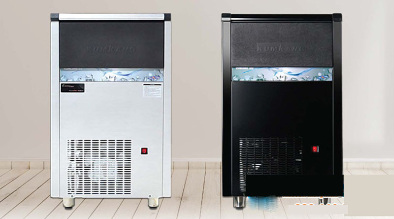 Hệ thống các khe tản nhiệt giúp máy không bị nóng khi hoạt động liên tục