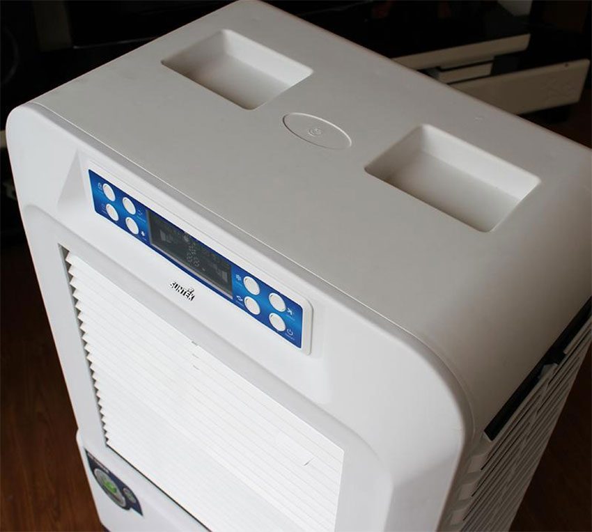 Máy làm mát không khí Suntek SL50 với bảng điều khiển dễ dàng sử dụng