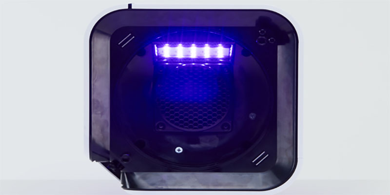 Cấp lọc Ánh sáng tia cực tím UV Light của Máy lọc không khí thông minh FujiE AP200