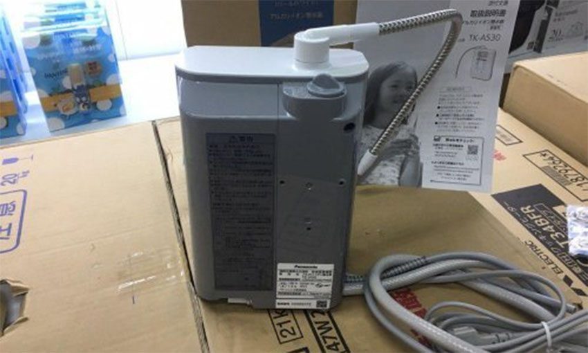 Mặt sau của máy lọc nước điện giải Panasonic TK-AS30