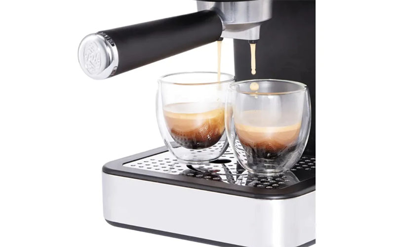 Pha được 2 ly cùng lúc của Máy pha cafe Russell Hobbs Espresso Distinctions 26452-56 1350W Màu Vàng Titanium