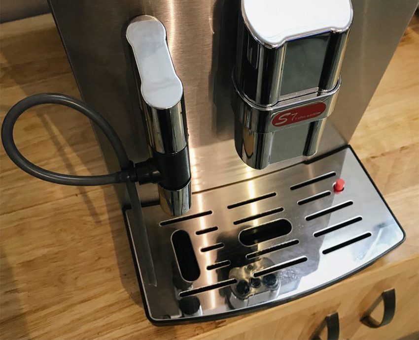 Vị trí ra cà phê của máy pha cà phê tự động Handyage HK-1900-041 