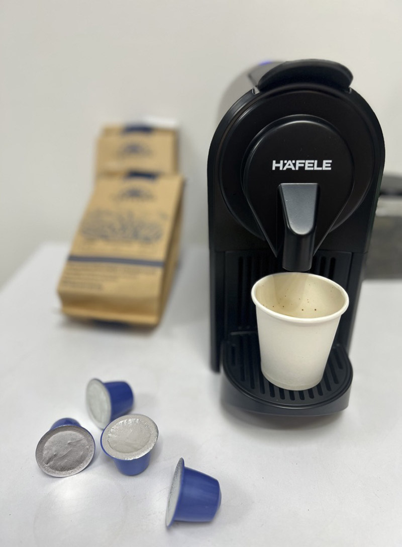 Máy pha cà phê dạng viên nén Hafele HS-C31S 535.43.021 hoạt động mạnh mẽ với công suất 1400W