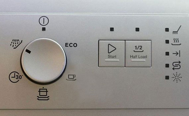 Bảng điều khiển của máy rửa chén Electrolux ESF5202LOX
