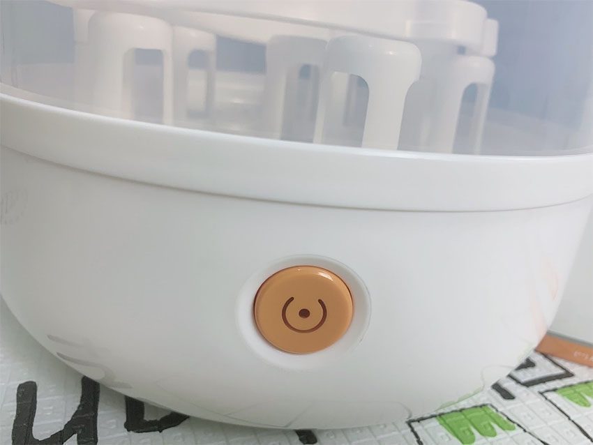 Nút bấm điều khiển của máy tiệt trùng bình sữa FatzBaby FB4021SL