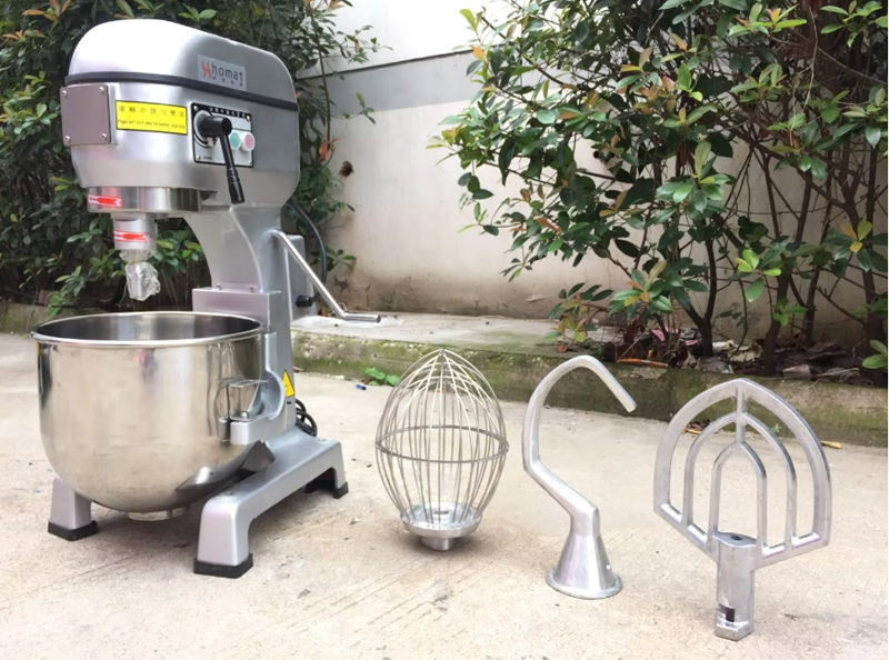 Máy được làm từ chât liệu inox và thép không gỉ đảm bảo an toàn cho người dùng