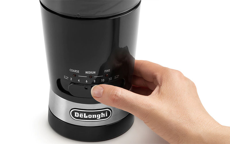 Bảng điều khiển của Máy xay cà phê hạt mini DeLonghi KG210