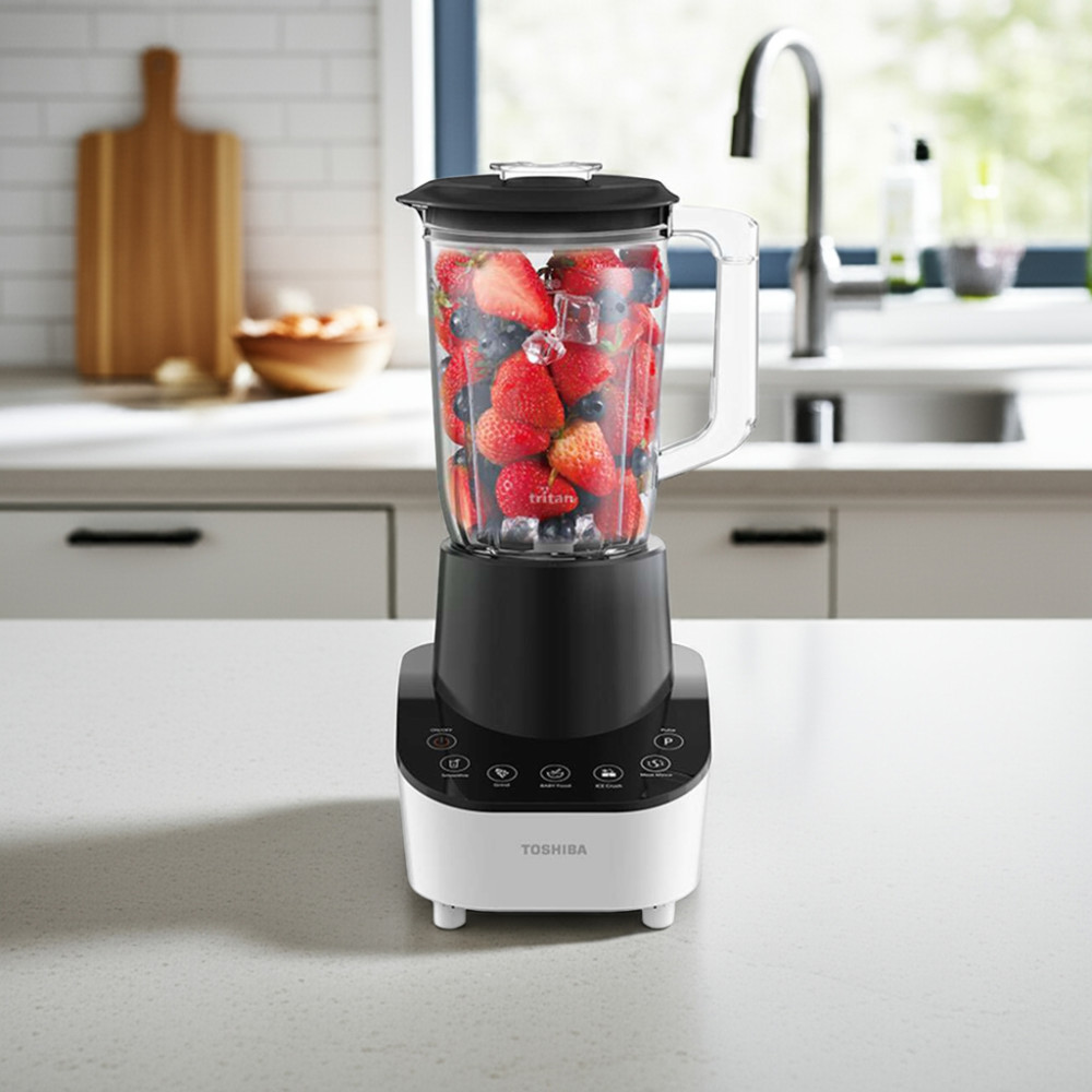 Cối lớn có dung tích 1.5L, thích hợp để xay sinh tố
