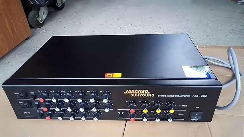 Mixer karaoke Jarguar Suhyoung KM-202 với thiết kế hiện đại