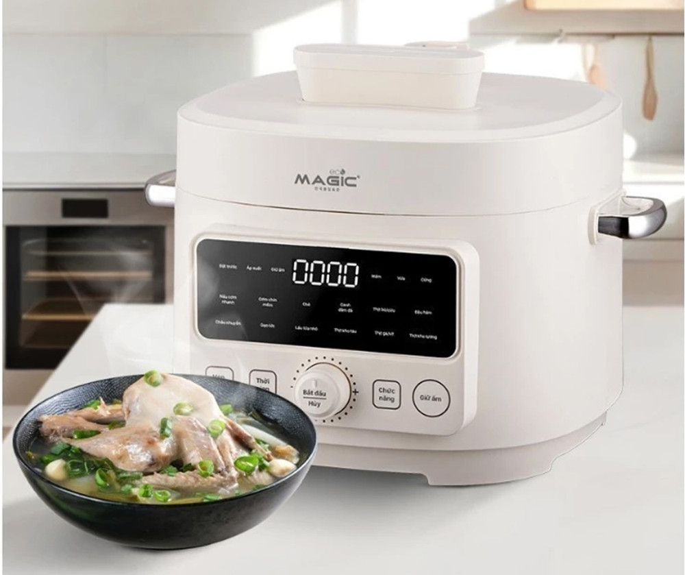 Dung tích 4L, phù hợp cho gia đình đônh người