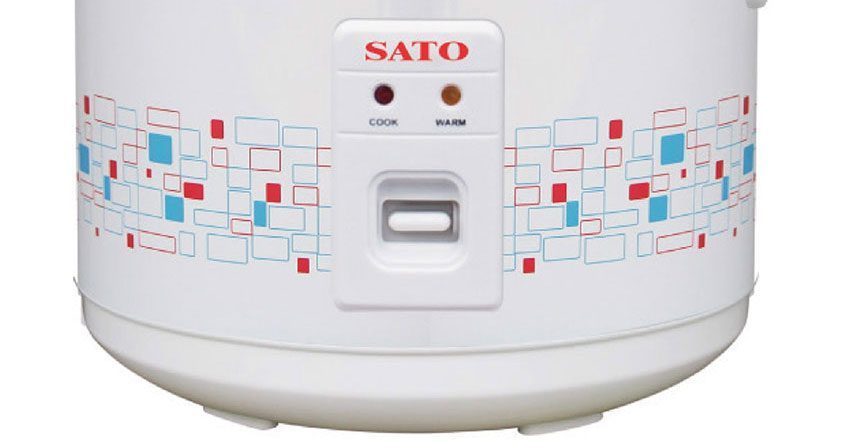 Nồi cơm điện Sato S18-86G với bảng điều khiển dễ dàng sử dụng