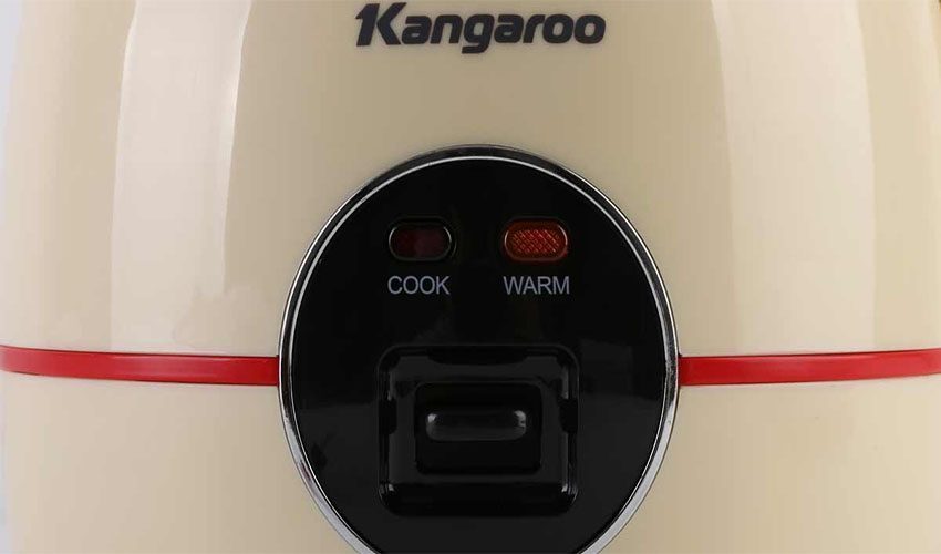 Bảng điều khiển của nồi cơm điện nắp gài Kangaroo KG823