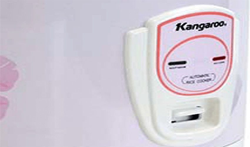 Bảng điều khiển của nồi cơm điện nắp gài Kangaroo KG827