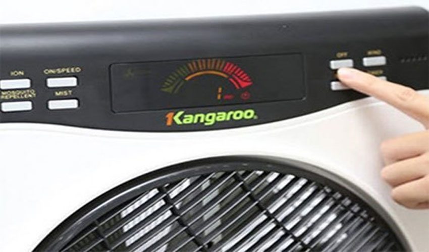 Bảng điều khiển của quạt phun sương tạo ẩm Kangaroo KG203S