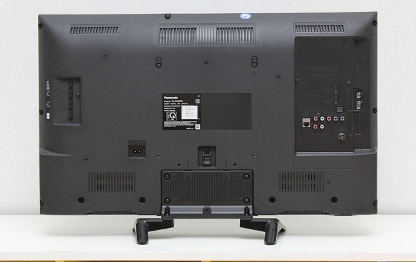 Mặt sau của Smart Tivi Panasonic TH-32E400V 