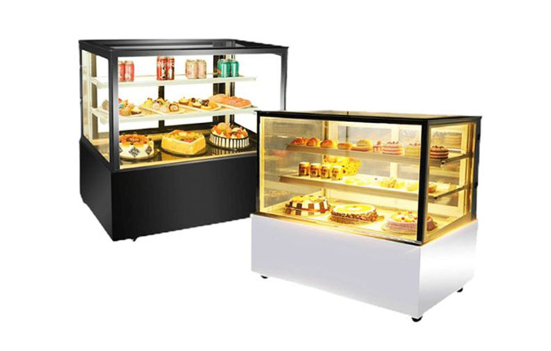 Tủ bánh kem 3 tầng 90cm Snow Village GB-250-4L.Z thiết kế sang trọng, đẹp mắt