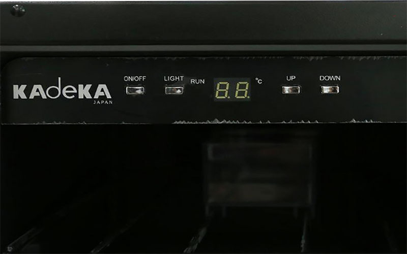 Bảng điều khiển của Tủ bảo quản rượu Kadeka KA-24WR