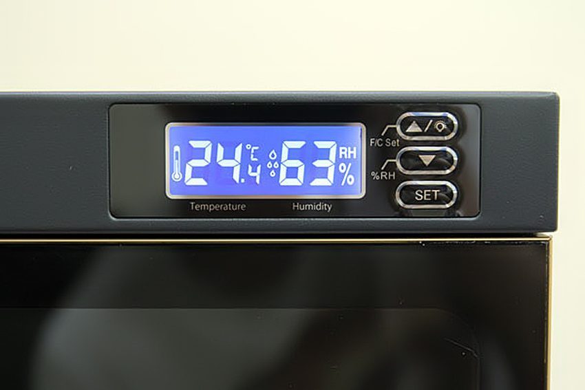 Nút điều chỉnh nhiệt độ, độ ẩm của tủ chống ẩm Nikatei NC-180HS