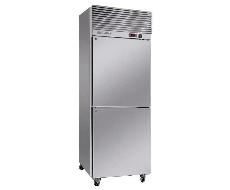 Tủ được làm bằng inox cao cấp, giữ nhiệt tốt, độ bền cao