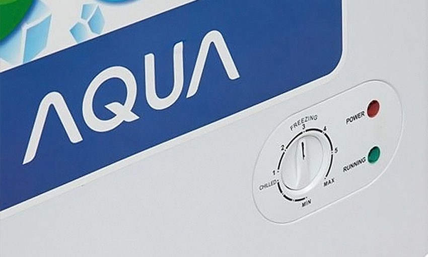 Bảng điều khiển của tủ đông Aqua AQF-C410
