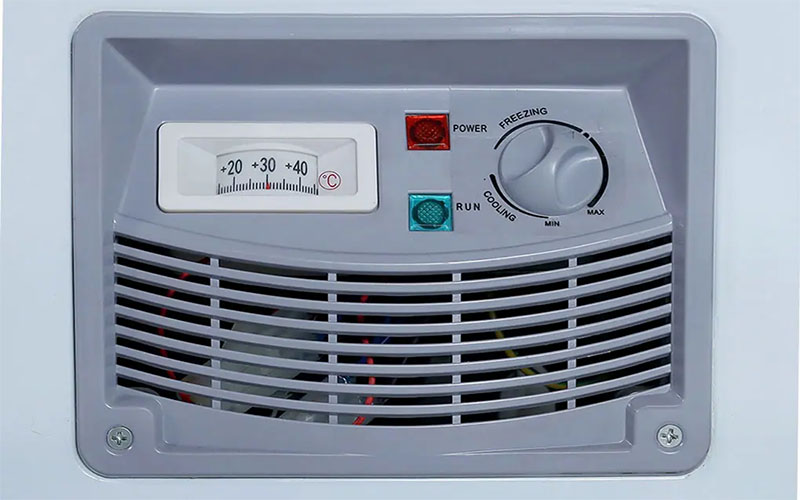 Bảng điều khiển của Tủ đông Inverter Alaska HB-1200CI