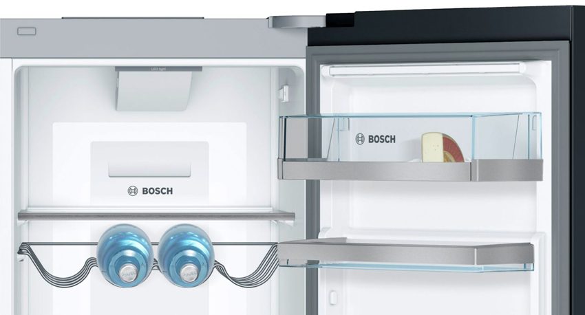 Cánh cửa của tủ lạnh Bosch KAD92SB30