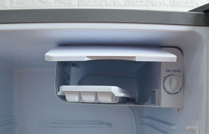 Tủ lạnh mini Funiki FR-71CD với thiết kế ngăn đá thông minh